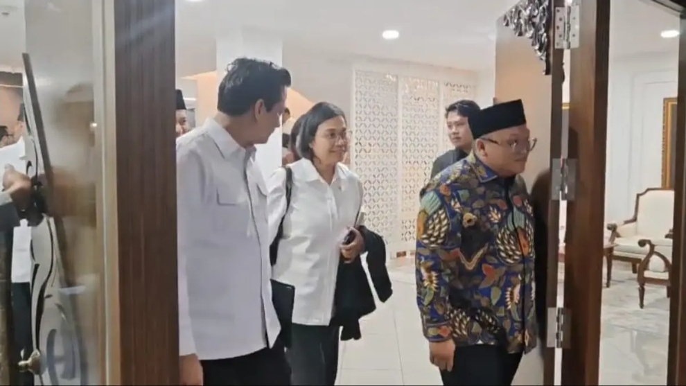 TUTURPEDIA - Airlangga Pastikan Sri Mulyani Hadiri Sidang Kabinet, Bantah Isu Mundur