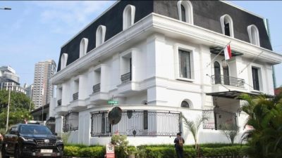 TUTURPEDIA - Penampakan Rumah Uya Kuya, Sri Mulyani, dan Eko Patrio Usai Dijarah Massa: Pagar Jebol hingga Isi Rumah Porak-Poranda