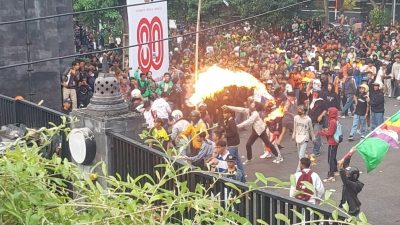 TUTURPEDIA - Demo Semarang Ricuh, Polda Jateng Sebut Aksi Bukan Aspirasi Mahasiswa