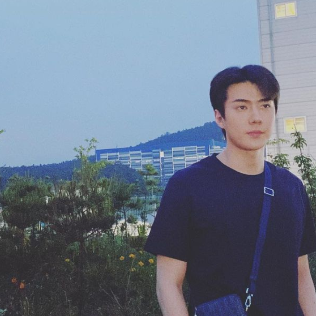 Sehun EXO beri pesan haru untuk penggemar sebelum menjalankan wajib militer, Foto: Instagram.com/oohsehun