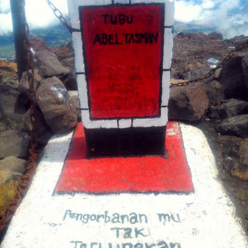 Sejarah Tugu Abel Tasman di Gunung Marapi. Foto: X.com/infopendaki