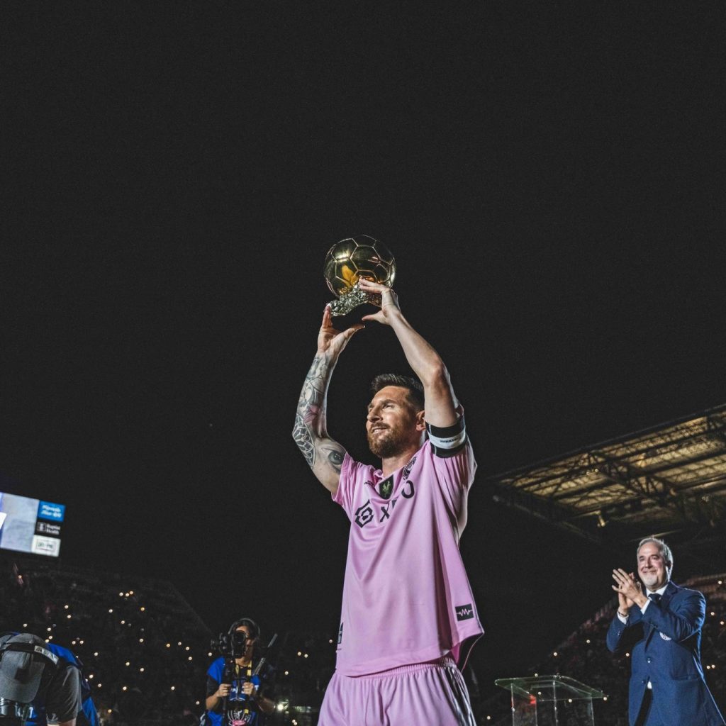 Semua gara-gara Messi, meski harga naik gila-gilaan, tiket Inter Miami 2024 tetap ludes terjual. Foto: x.com/InterMiamiCF