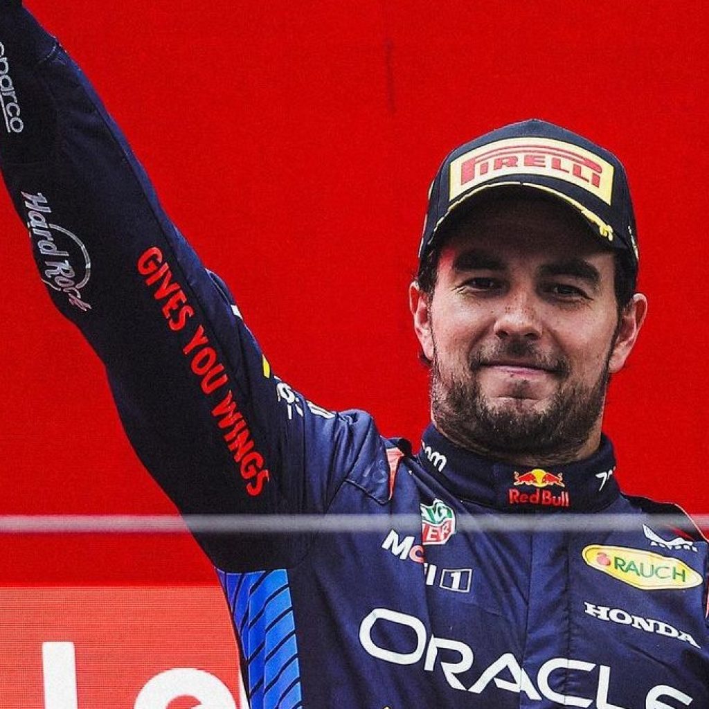 Sergio Perez menyayangkan Red Bull tak finis 1-2 di Grand Prix China 2024. Foto: instagram.com/schecoperez