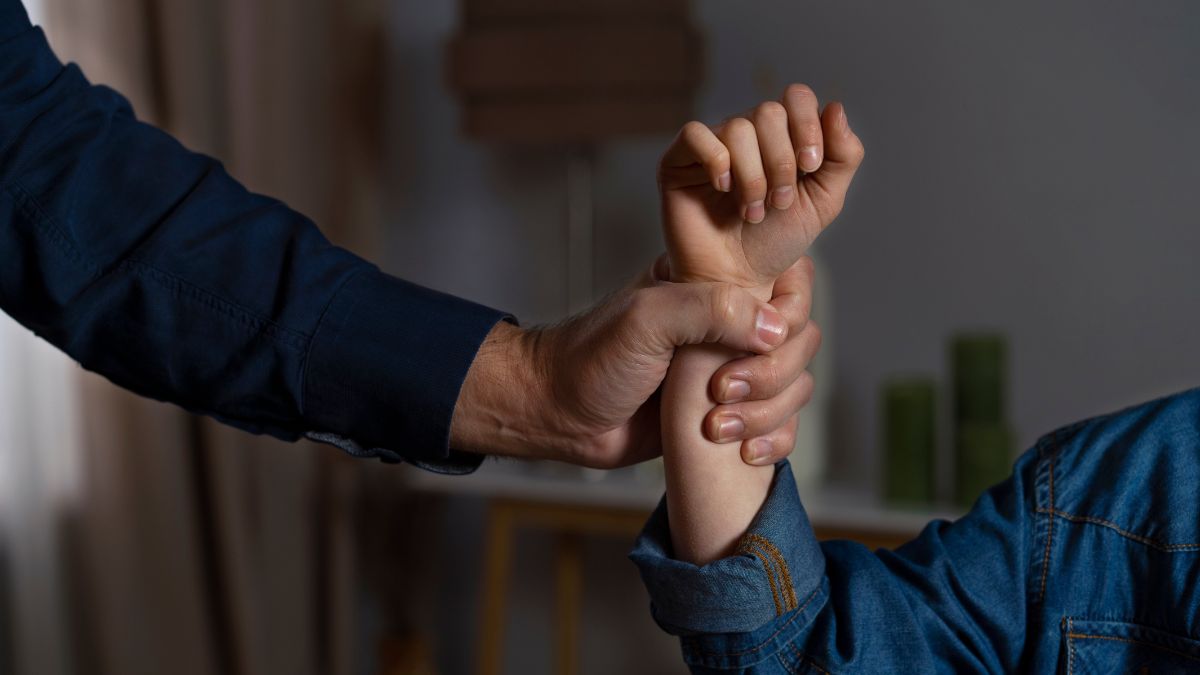 Siswi SD di Bandung hilang 3 minggu, ternyata dijual ke pria hidung belang. Foto: Pexels.com/Freepik.com/freepik