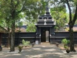 Iring-iringan Jenazah PB XIII: Rute, Persiapan, dan Makna Pemakaman di Imogiri