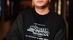 Sal Priadi Keluar dari Zona Romantis, Ciptakan OST “Monster Pabrik Rambut” yang Jadi Anthem Pekerja Lembur 3 TUTURPEDIA - Sal Priadi Keluar dari Zona Romantis, Ciptakan OST “Monster Pabrik Rambut” yang Jadi Anthem Pekerja Lembur