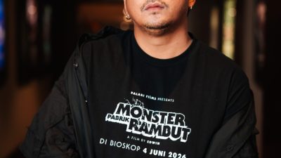 Sal Priadi Keluar dari Zona Romantis, Ciptakan OST “Monster Pabrik Rambut” yang Jadi Anthem Pekerja Lembur