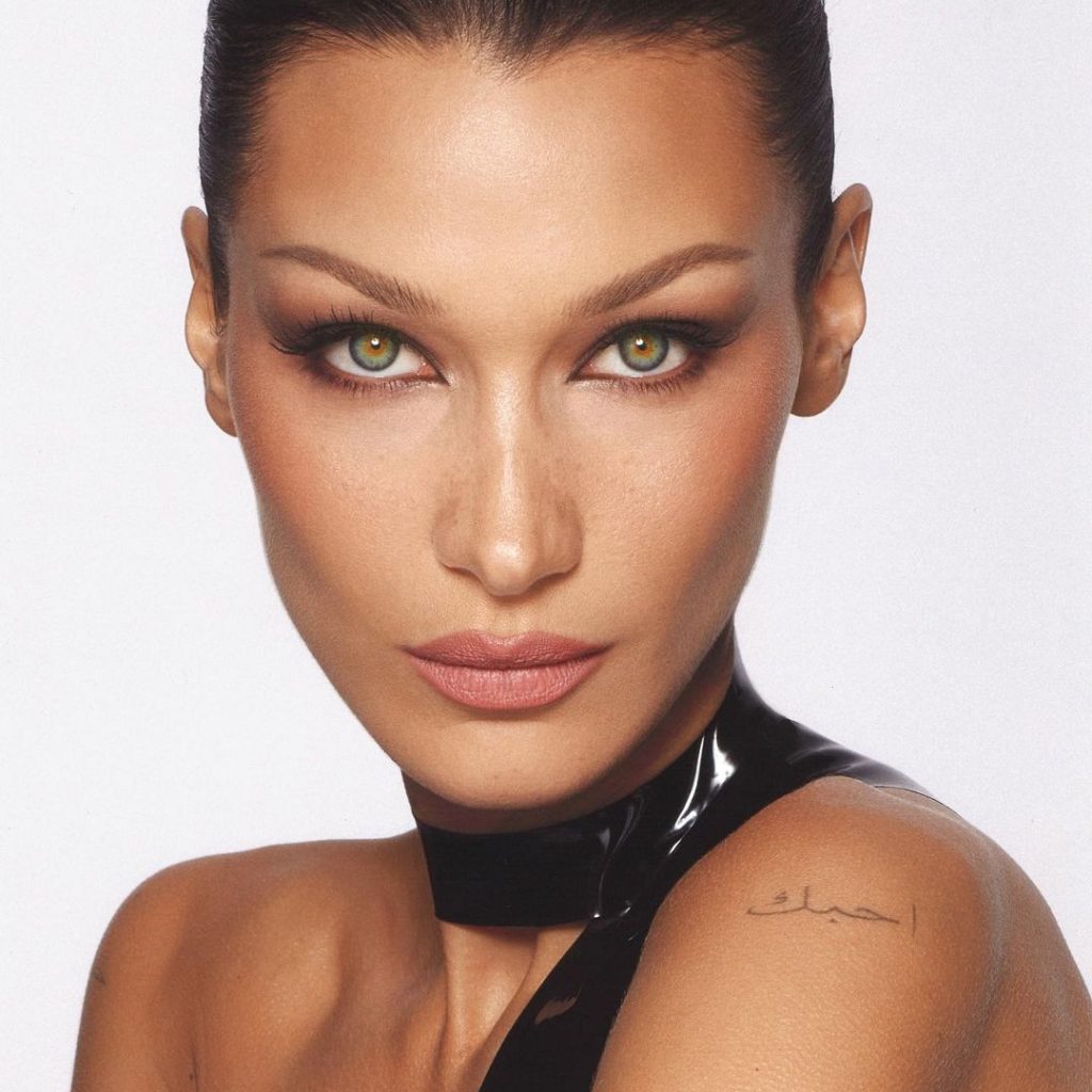 Bella Hadid diduga dicopot jadi BA Dior. Foto: Instagram.com/bellahadid