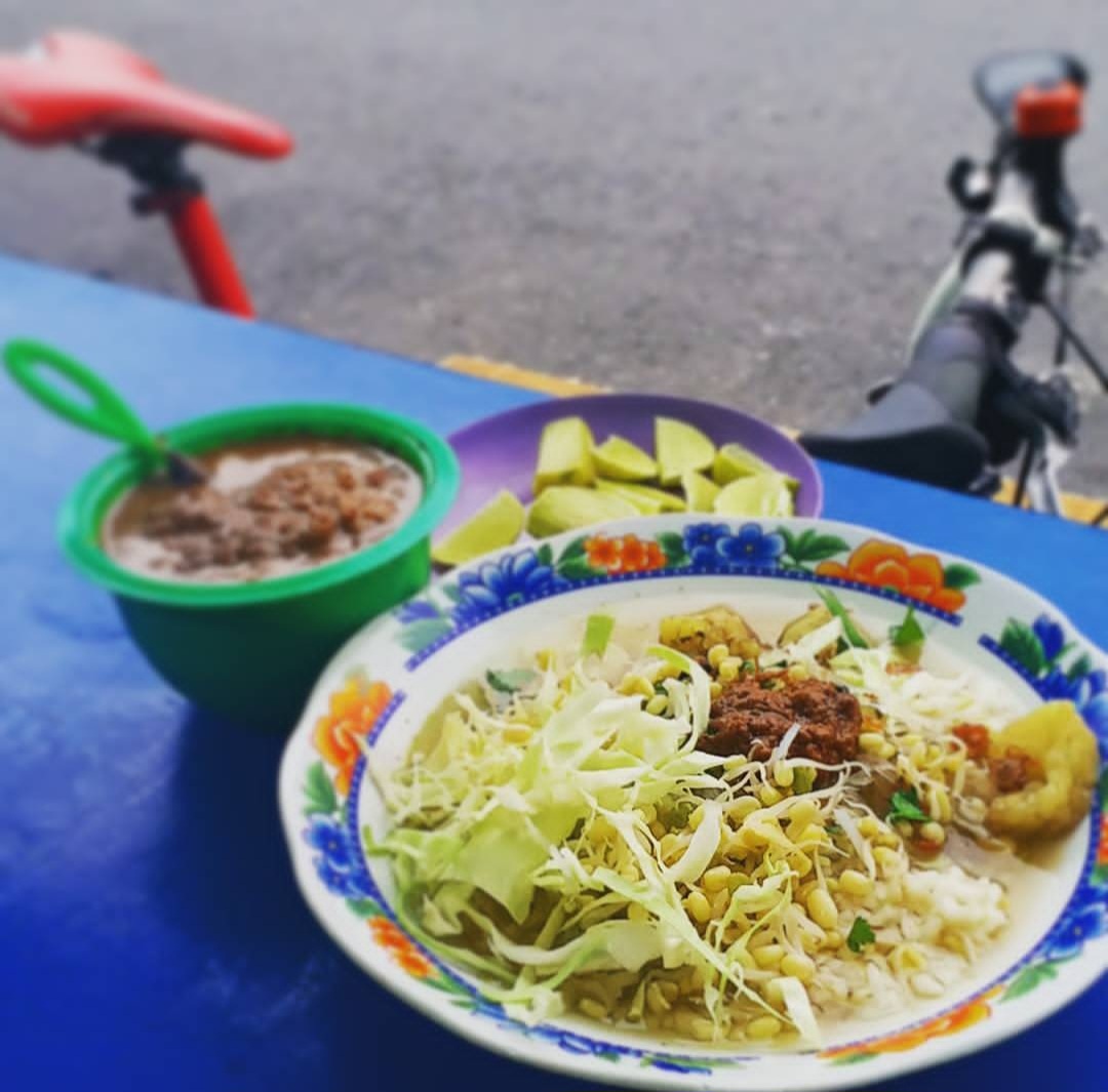 Soto sampah jadi salah satu kuliner malam yang cukup populer di Jogja. FOTO: Instagram.com/erikarlebang
