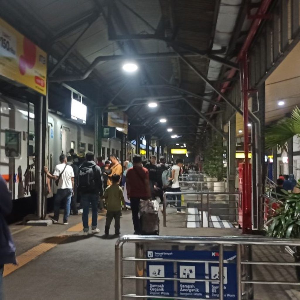 30 ribu penumpang padati Stasiun Daop 4 Semarang. Foto: Dok. Alan Henry
