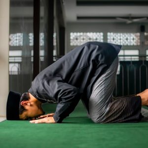 5 Manfaat Gerakan Sujud Bagi Kesehatan Dalam Islam