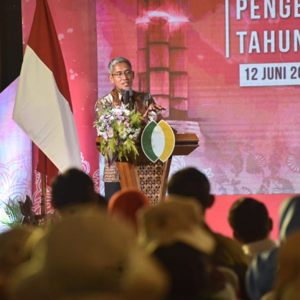 Pemprov Jateng membagikan bantuan intervensi kerawanan pangan untuk 18.567 keluarga. Foto: Humas Pemprov Jateng