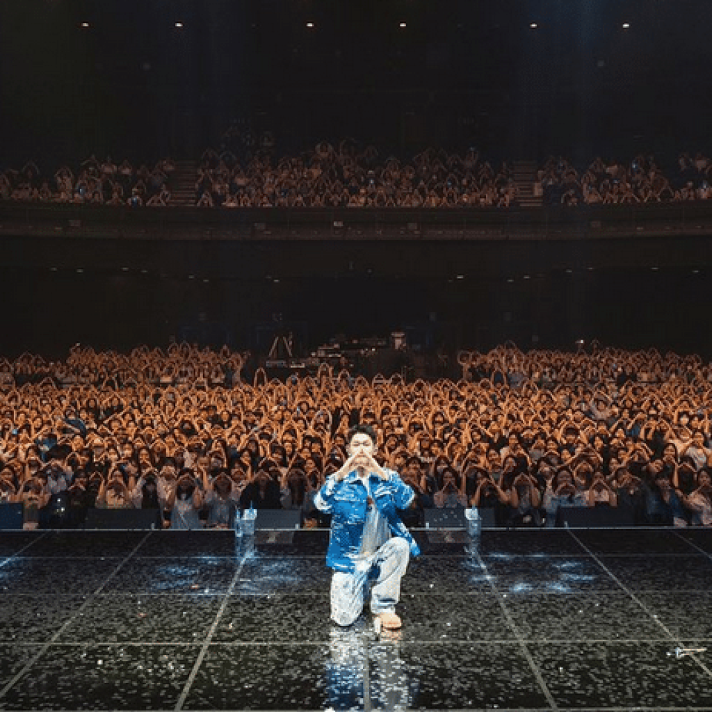 Crush Siap Gelar Konser Solo Pertamanya di Jakarta Agustus Ini, Berikut Harga Tiket dan Perkiraan Song List