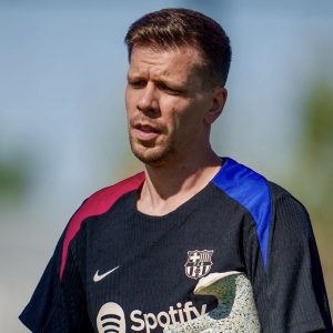 Sudah Ikut Latihan dengan Barcelona, Flick Pastikan Szczesny Baru Debut Selepas Jeda Internasional
