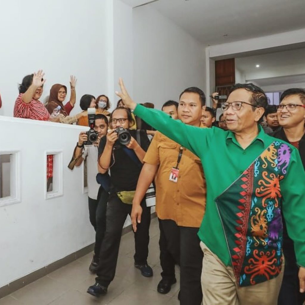 TUTURPEDIA - Tegas! Begini Tanggapan Mahfud MD Usai Dilaporkan ke Bawaslu karena Dianggap Menghina Gibran saat Debat Cawapres 2024