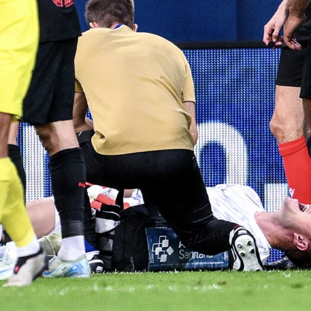 TUTURPEDIA - Ter Stegen Harus Istirahat Usai Operasi Lutut, Barcelona Wajib Cari Kiper Baru