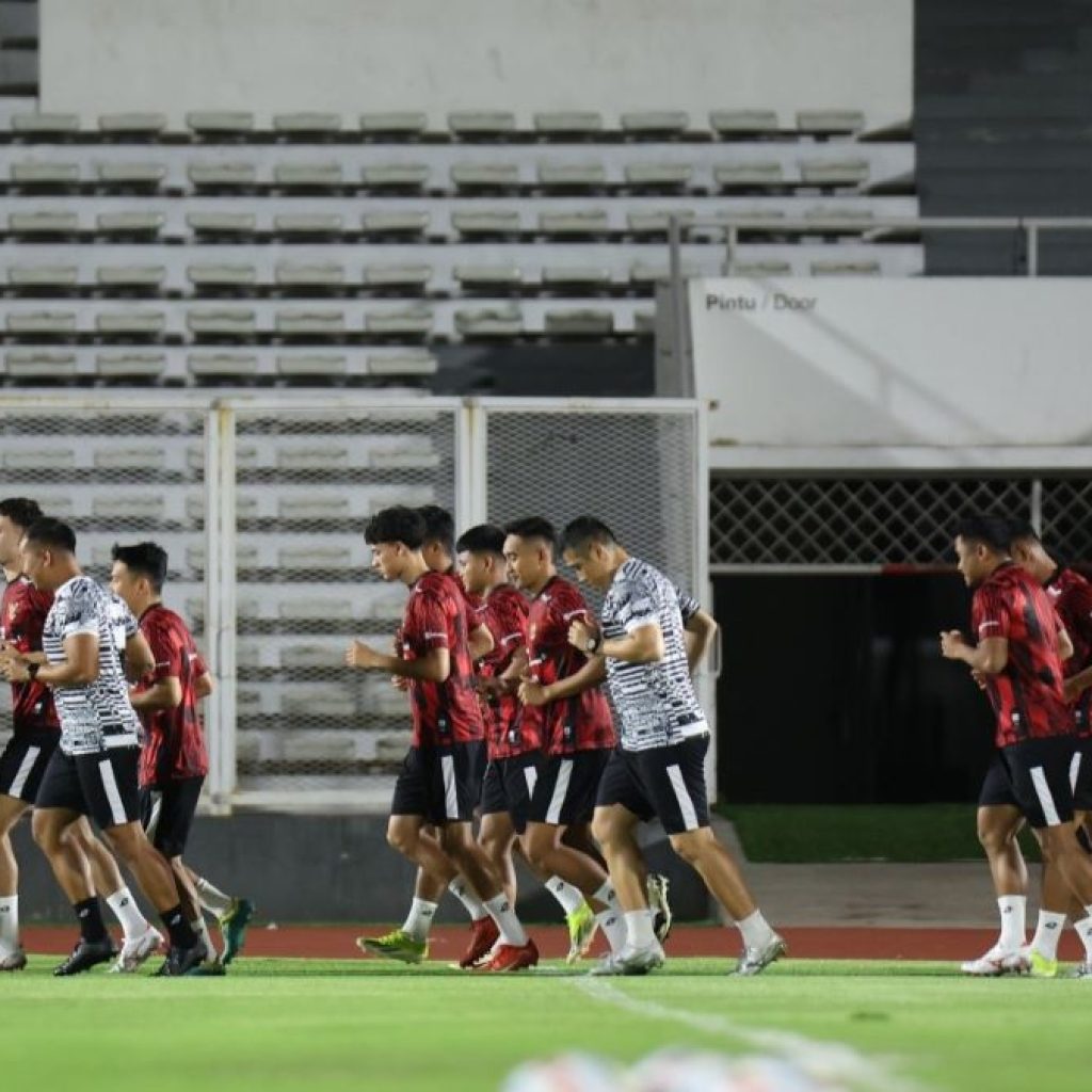 Klarifikasi Shin Tae-yong terkait jersey timnas Indonesia. Foto: Laman PSSI