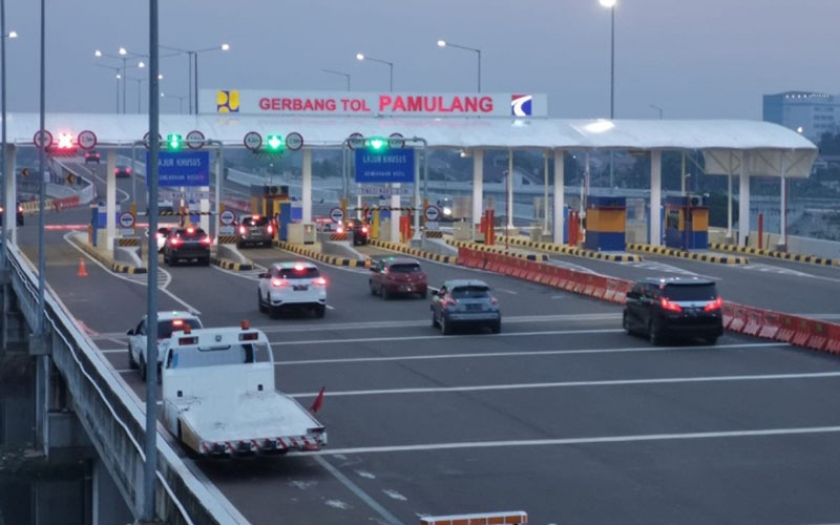 Tol Serpong-Cinere resmi beroperasi, masyarakat bisa melalui secara gratis untuk sementara. Foto: PMJNews