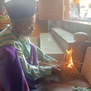 Mengenal Tradisi Ngobong Menyan di Desa Plantungan: Aneka Persiapan Jelang Perayaan Sedekah Bumi