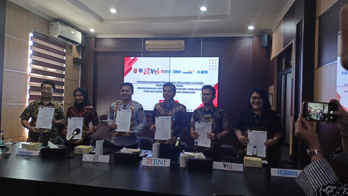 Trans Semarang gandeng BCA dan Mandiri perluas akses pembayaran nontunai. Foto: Dok. Alan Henry