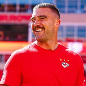 Dikabarkan Dekat dengan Taylor Swift, Ini Profil Atlet Travis Kelce