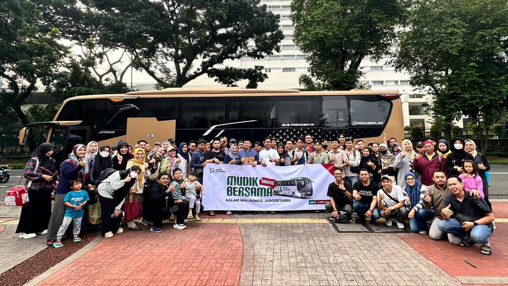 Alumni UIN Walisongo Semarang mengadakan mudik gratis. Foto: Laman Kemenag
