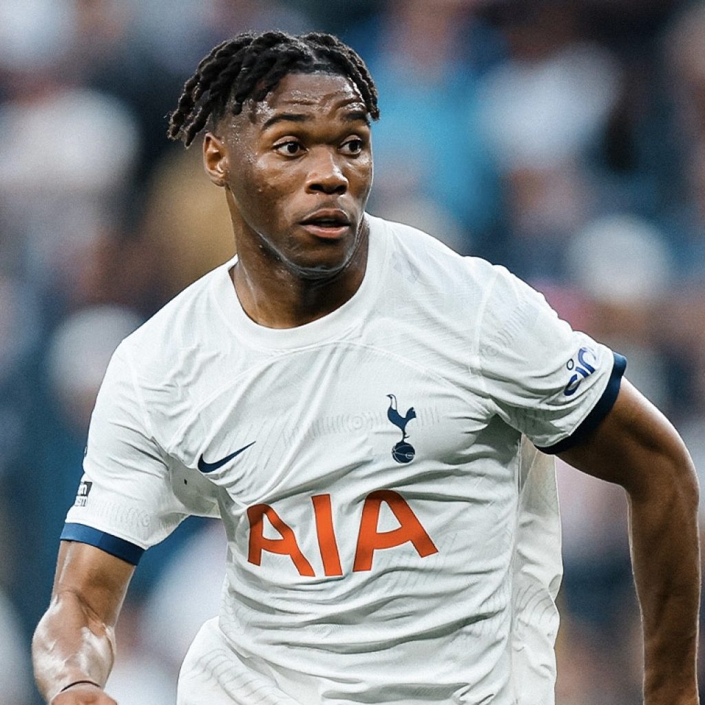 Pemain Tottenham Hotspur, Destiny Udogie rehat usai jalani operasi. Foto: x.com/SpursOfficial