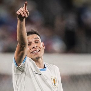 Sama-sama Mau, Terus Jadinya Kapan Ugarte Pindah ke MU?