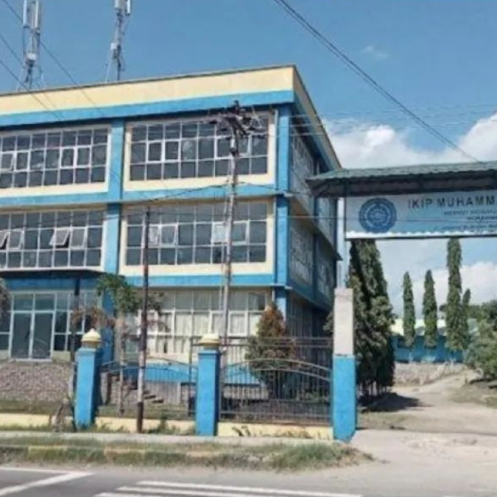 Potret kampus Universitas Muhammadiyah Maumere yang memperbolehkan mahasiswanya bayar pakai hasil bumi. Foto: instagram.com/infopadang_