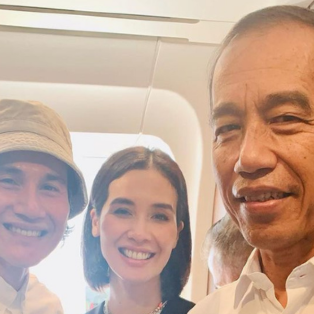 Vino G Bastian Bangga, Lukisan Sang Anak Ditanda Tangani Presiden Jokowi