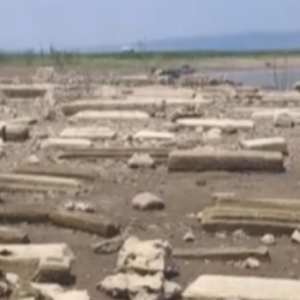 Waduk Gajah Mungkur Surut, Terlihat Makam di Permukaan Waduk