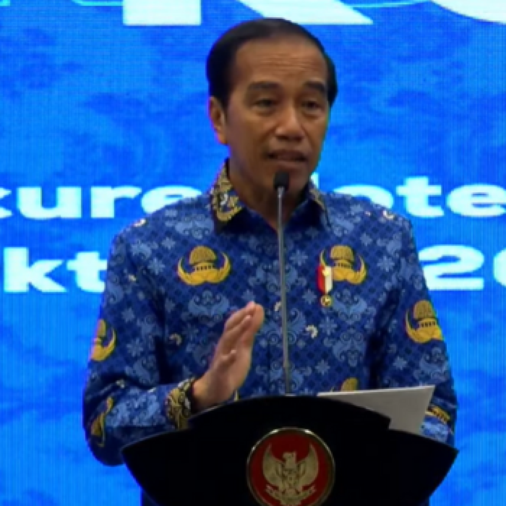 Jokowi mendorong supaya ekosistem kerja ASN mampu memacu individu berkinerja baik dan menunjang prestasi. FOTO: YouTube Sekretariat Presiden
