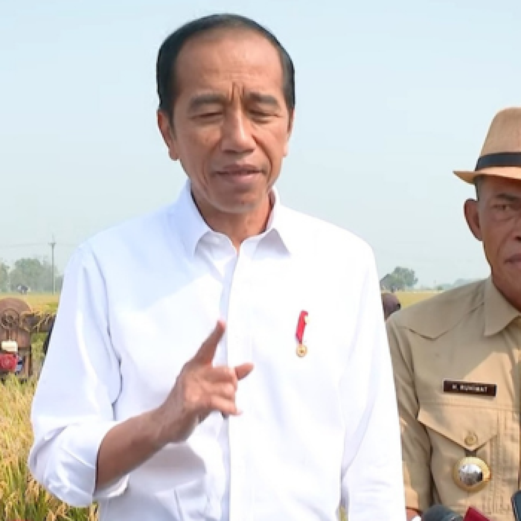 Presiden Jokowi menghadiri panen raya di Subang | Foto: Tangkapan Layar YouTube YouTube Sekretariat Presiden
