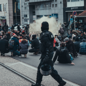Aksi Unjuk Rasa Mahasiswa di Patung Kuda, Jakarta Pusat Memanas dan Sempat Ricuh 