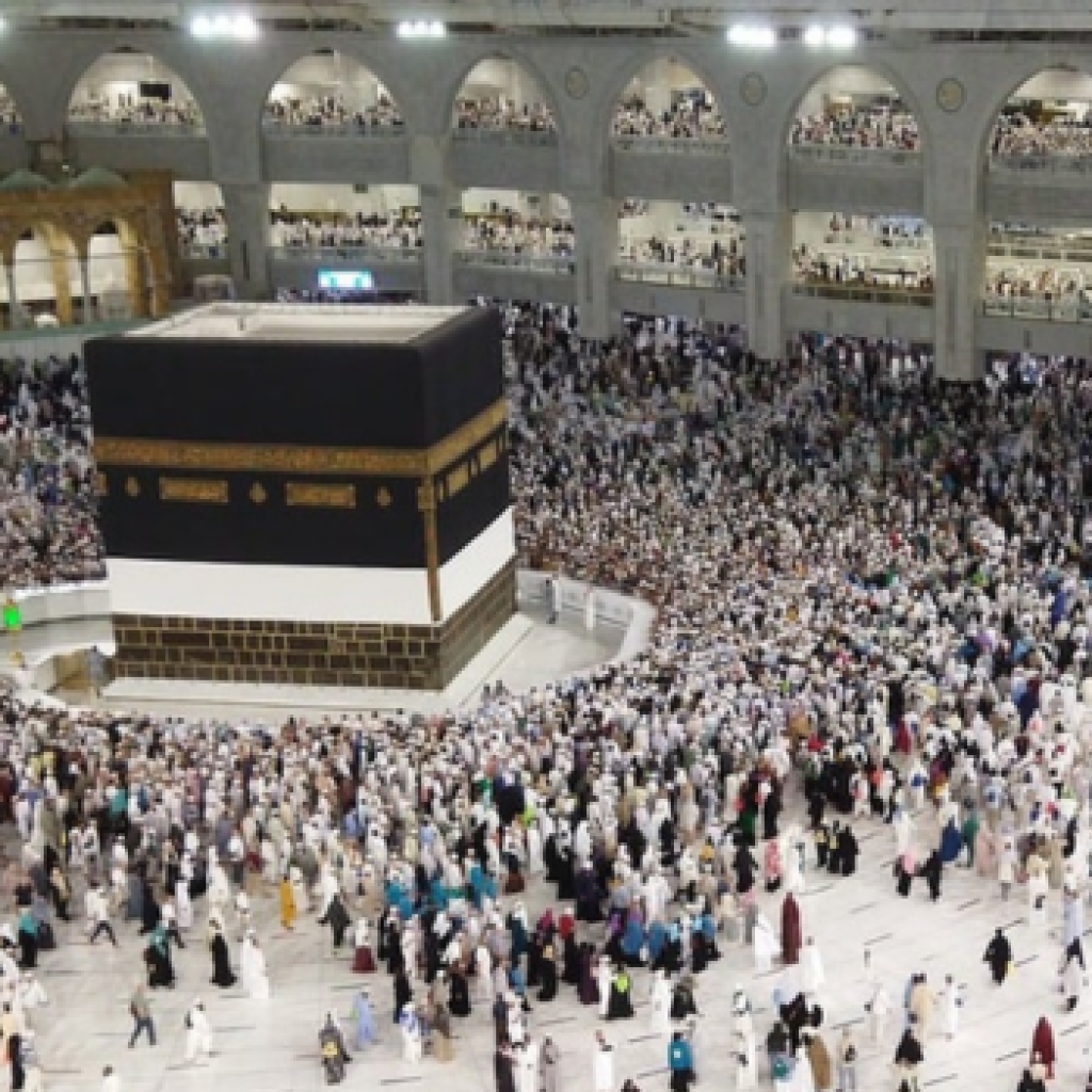 Menko PMK rencanakan wacana larangan pergi haji lebih dari satu kali. Foto: Pixabay.com/radiefrmadna