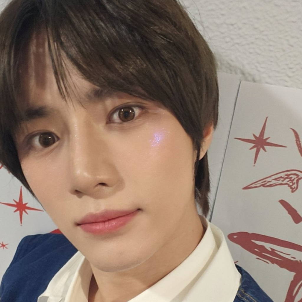 Beomgyu TXT fokus pemulihan usai cedera patah tulang. Foto: x.com/TXT_members
