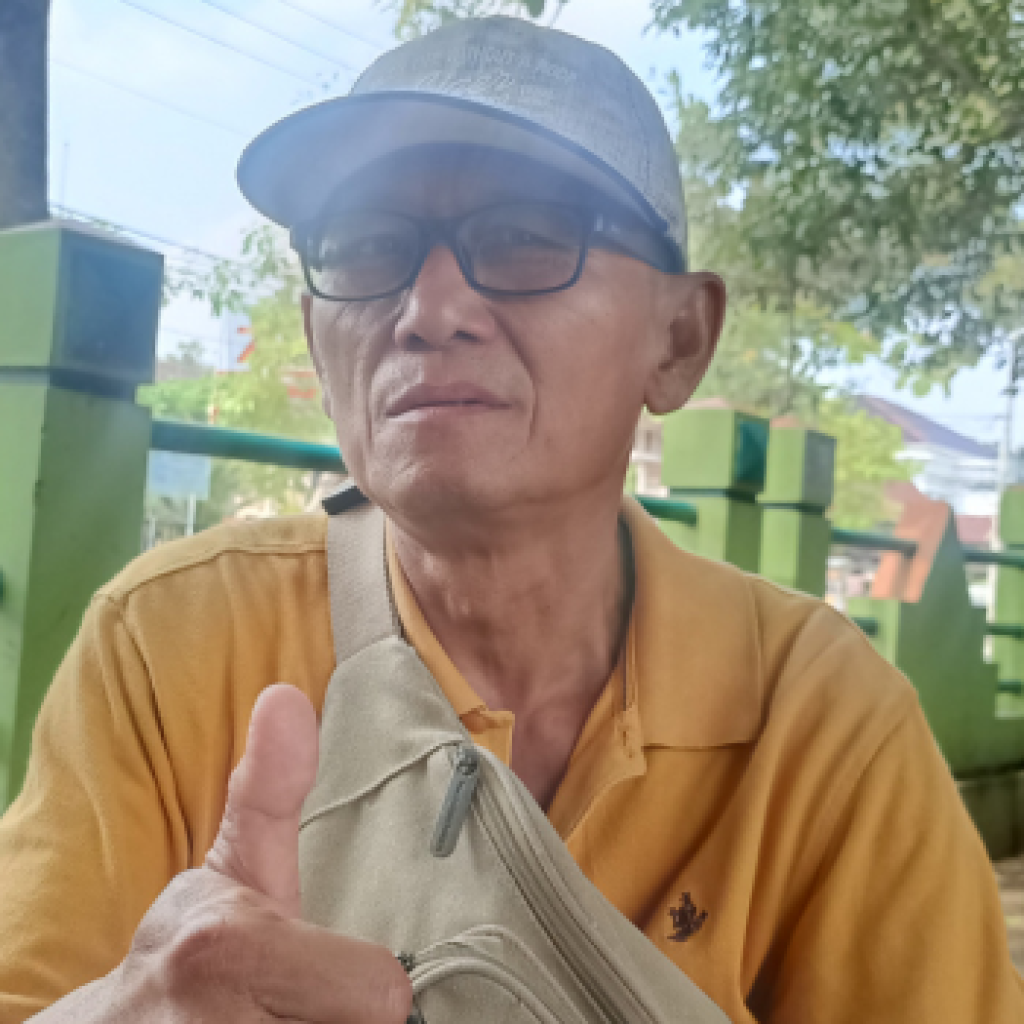 Warga Ngampon keluhkan jalanan rusak yang tak kunjung diperbaiki. Foto: Dok. CR