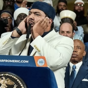 Momen Bersejarah Bagi Umat Islam: Untuk Pertama Kalinya Adzan Berkumandang di Balai Kota New York