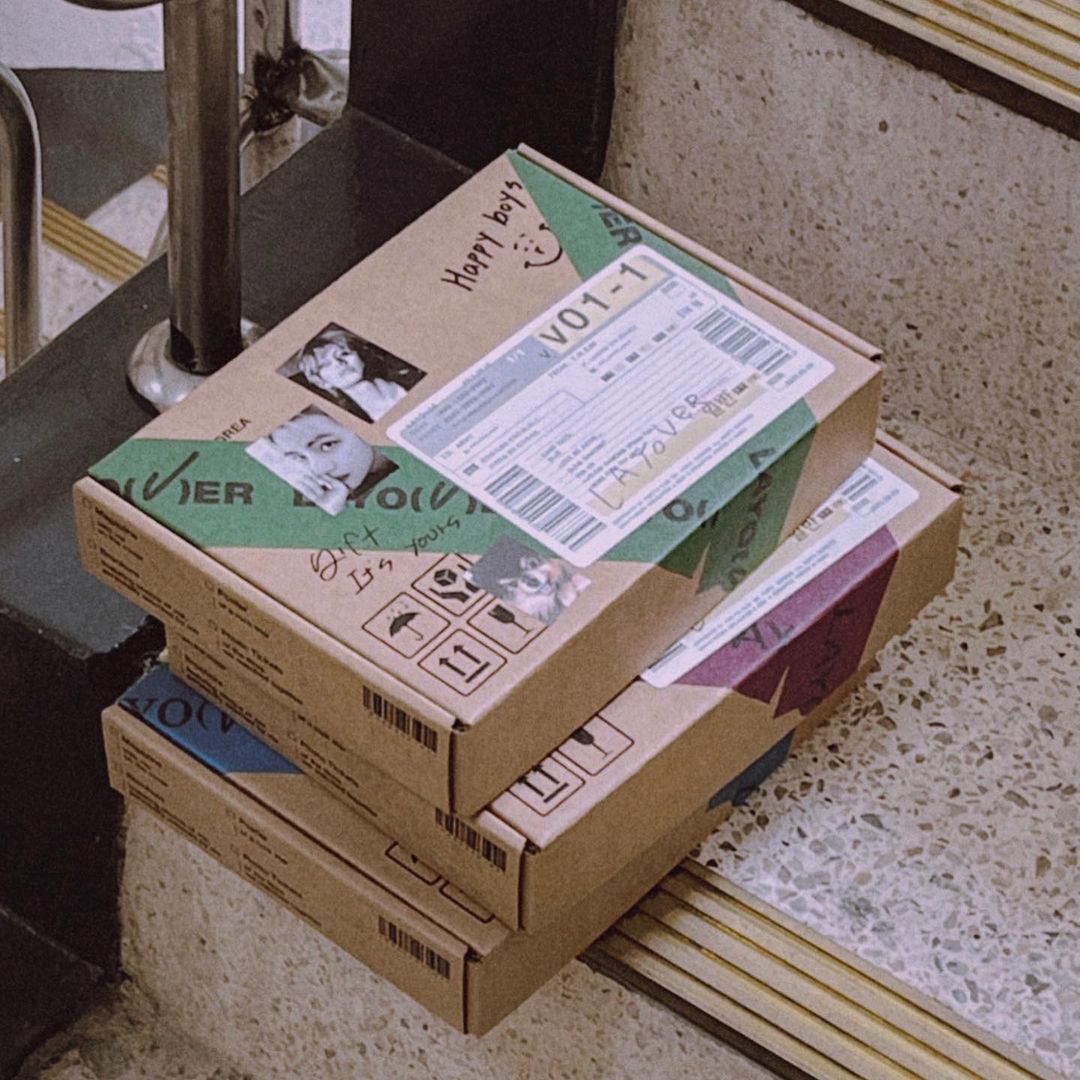 Lirik lagu V BTS - Love Me Again versi romanisasi dan Bahasa Indonesia. (Foto: Instagram @thv)