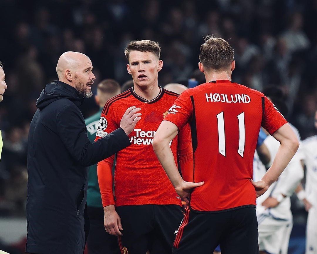 Ten Hag ungkap kekecewaannya atas kartu merah Rashford dan kekalahan MU karena VAR. Foto: Instagram.com/manchesterunited