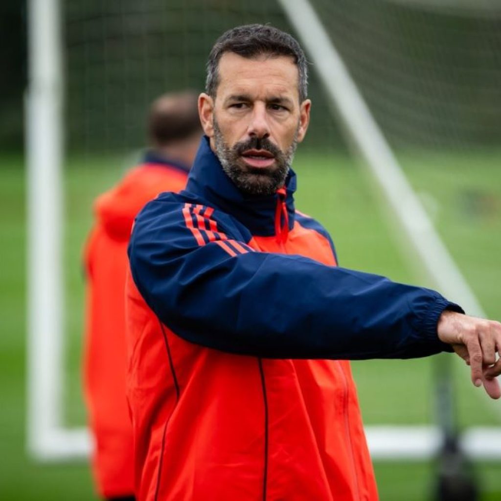 Erik ten Hag optimis Ruud van Nistelrooy bisa ubah lini serangan MU jadi lebih baik. Foto: x.com/ManUtd