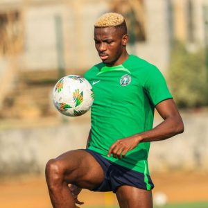 PSG Ikut-ikutan Lirik Victor Osimhen untuk Gantikan Mbappe