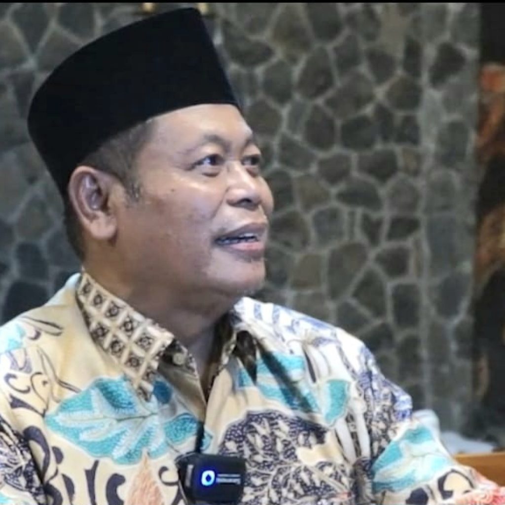 Waketum MUI beri tanggapan terkait viralnya candaan Zulkifli Hasan tentang tahiyat dan amin. Foto: Laman MUI