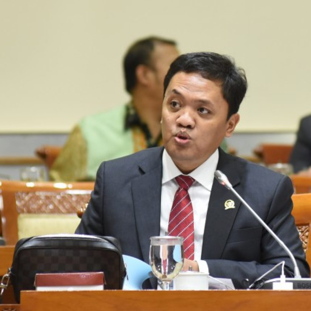 TUTURPEDIA - TKN Sebut Mahfud MD 'Cuci Tangan' dari Masalah Penegakan Hukum yang Dianggap Tumpul