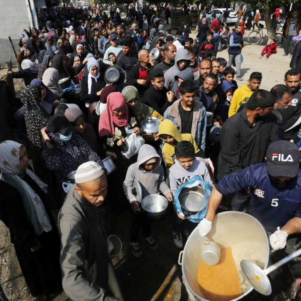 Zionis Israel menembaki ratusan warga Gaza ketika sedang mengantre makanan. Foto: x.com/UNRWA