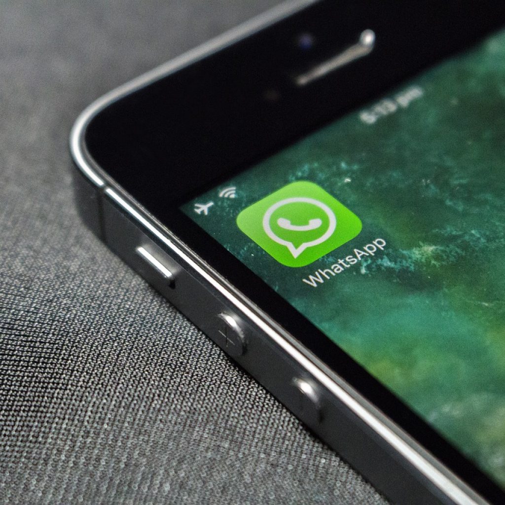 WhatsApp rilis fitur baru berupa sticker maker untuk iOS. Foto: pixabay.com/webster2703