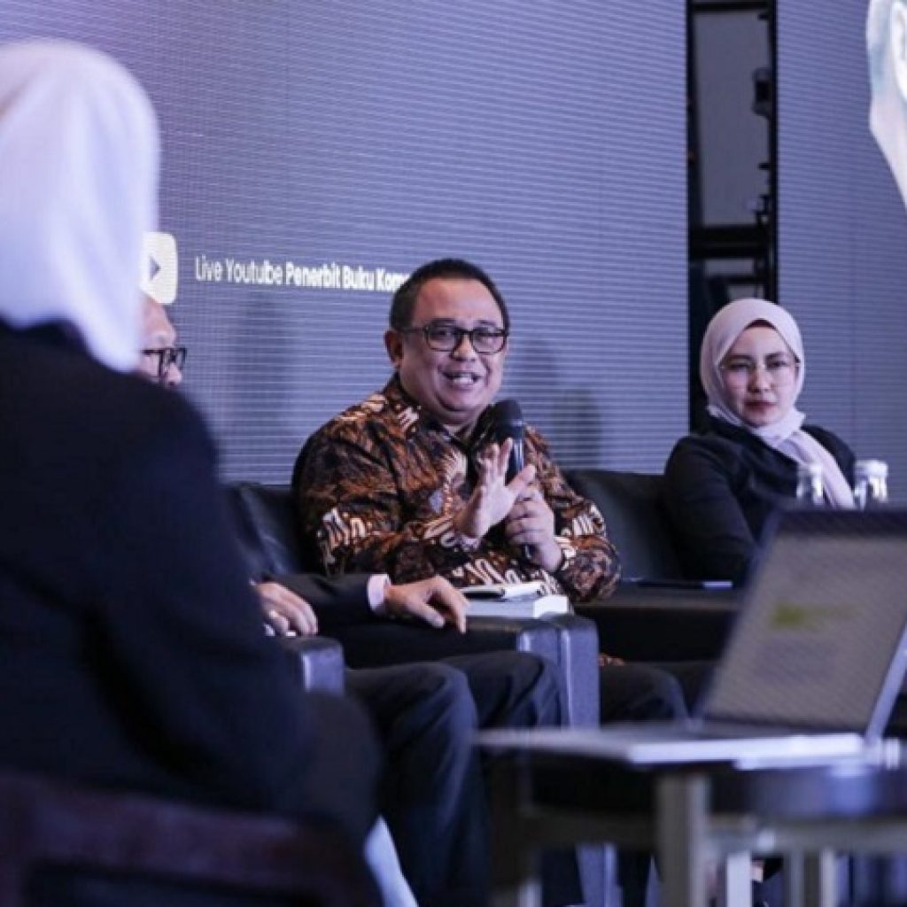 Lima tokoh Nasional saat jadi pembicara dalam bedah buku berjudul ‘Hitam Putih Ganjar’, di Jakarta, Kamis (14/9/2023). FOTO: Dok. Istimewa