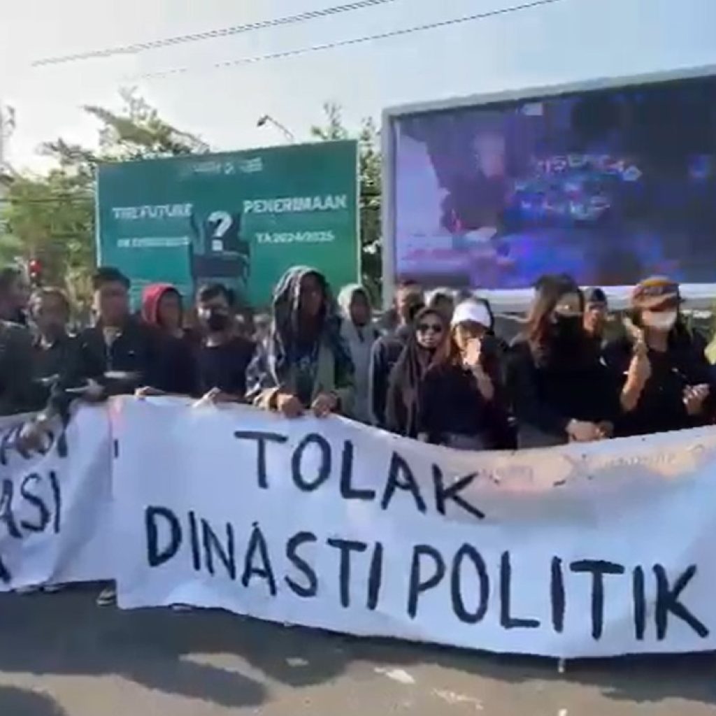 Pendukung garis keras ingatkan Jokowi soal dinasti politik. FOTO: Dok. Istimewa