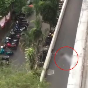 Breaking News! Beredar Video Perempuan Telungkup Pasca Melompat dari Mall Paragon Semarang