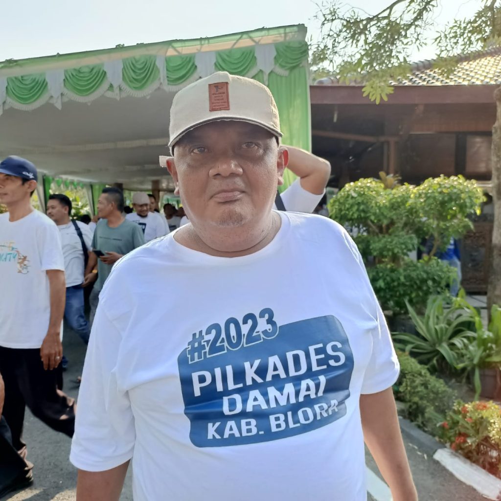 Kades Sitirejo Joko Mugiyanto beri tanggapan terkait somasi yang dilayangkan Prabowo Febriyanto. FOTO: Dok. CR